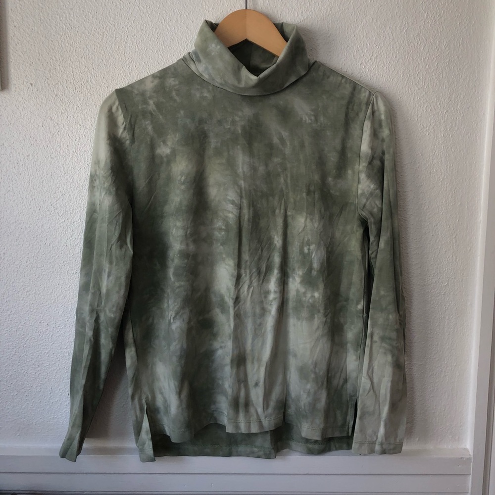 Tradlands Monty Tie Dye Turtleneck in Sage